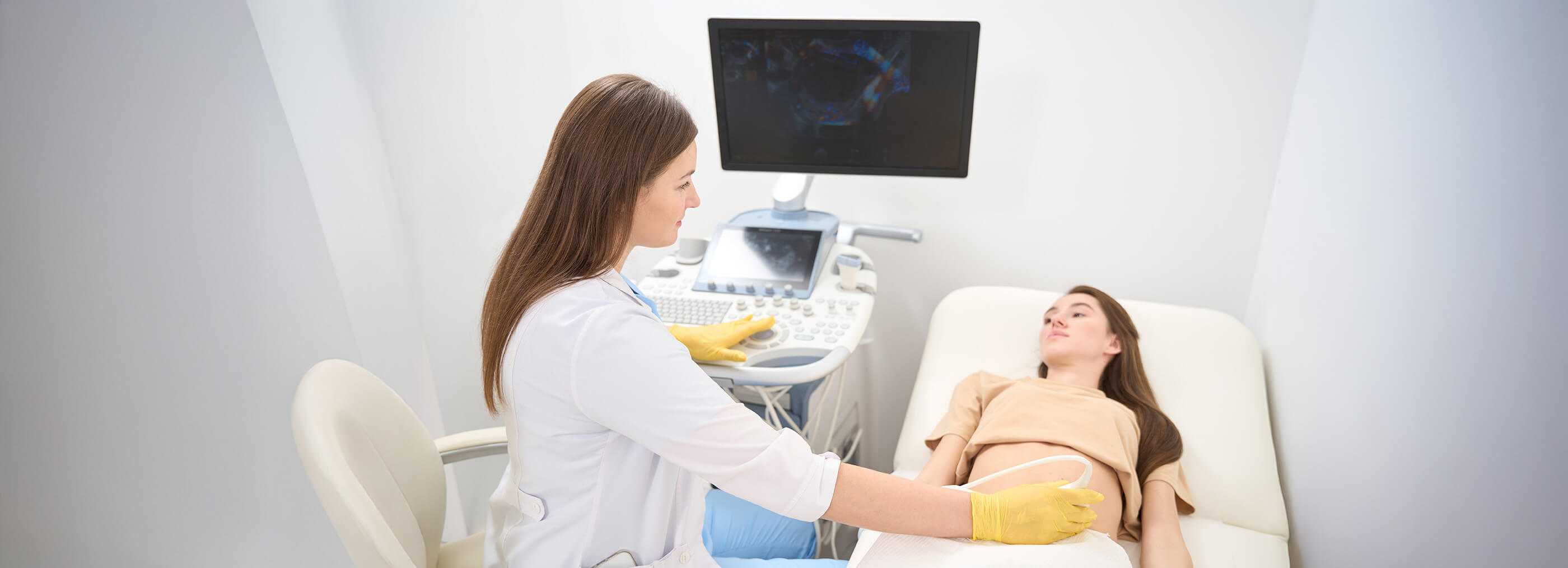 Badania Sono-HSG w Warszawie | aparat GE Voluson Expert 22 | OpenMed Centrum Medyczne