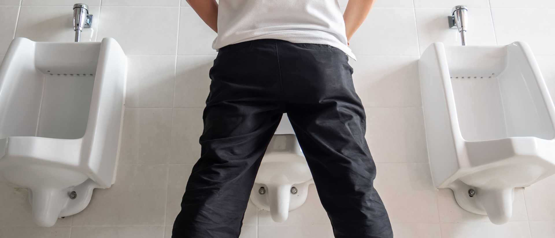 Częstomocz u mężczyzn – kiedy to objaw infekcji, a kiedy przerostu prostaty? Przyczyny częstomoczu u mężczyzn.
